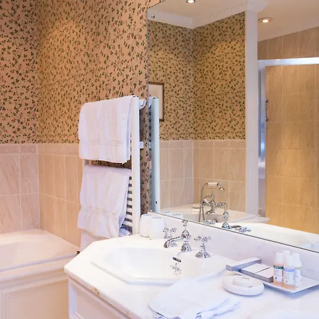 מלון Longueville Manor