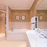 Longueville Manor Saint Saviour