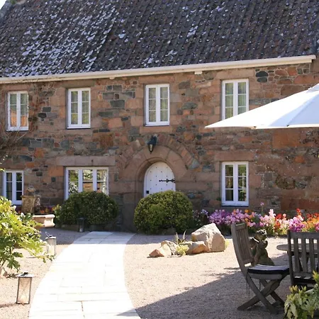 Longueville Manor