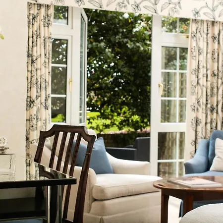 Отель Longueville Manor 5*